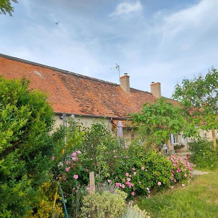 Gite De La Maison Fort Vereaux Bagian luar foto