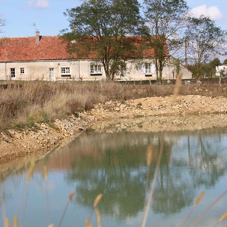 Gite De La Maison Fort Vereaux Bagian luar foto
