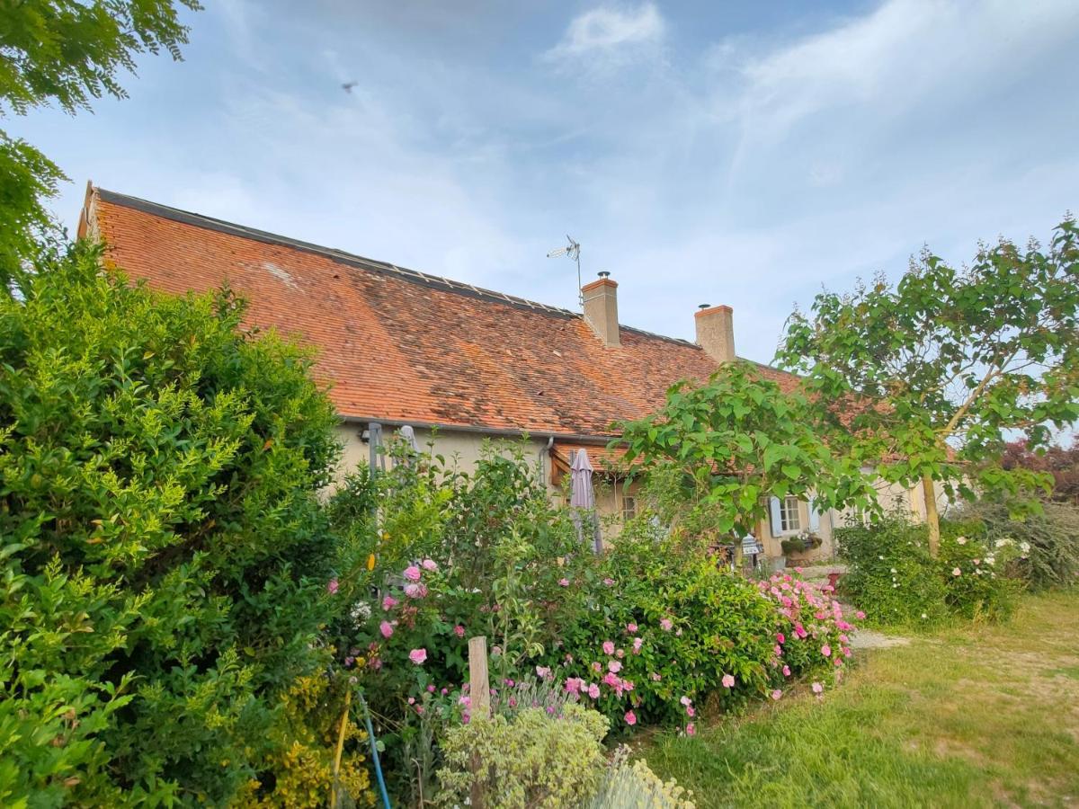 Gite De La Maison Fort Vereaux Bagian luar foto