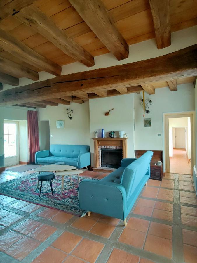 Gite De La Maison Fort Vereaux Bagian luar foto