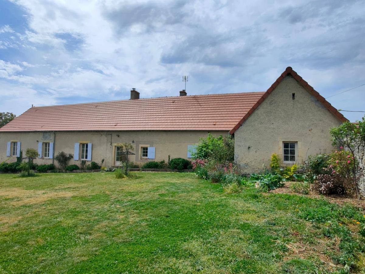 Gite De La Maison Fort Vereaux Bagian luar foto