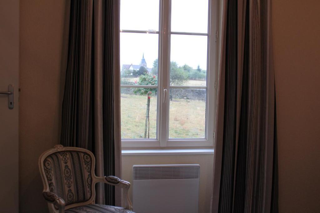 Gite De La Maison Fort Vereaux Ruang foto